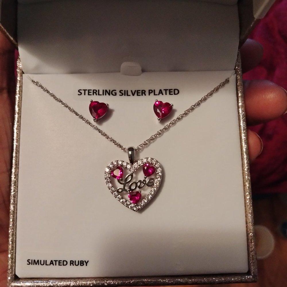 Necklace earring set